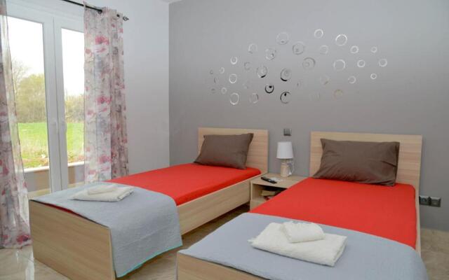 ANTIGONH COUNTRYSIDE VILLA !i