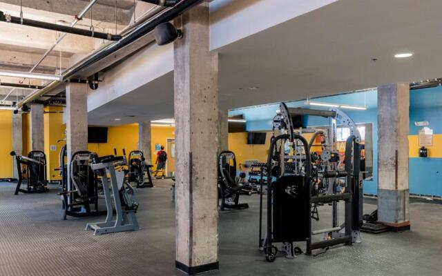 Trifecta 2BR Modern & Spacious Superhost