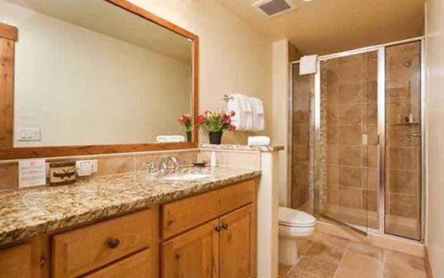 #1050- Stunning Trappeur's Crossing Condo