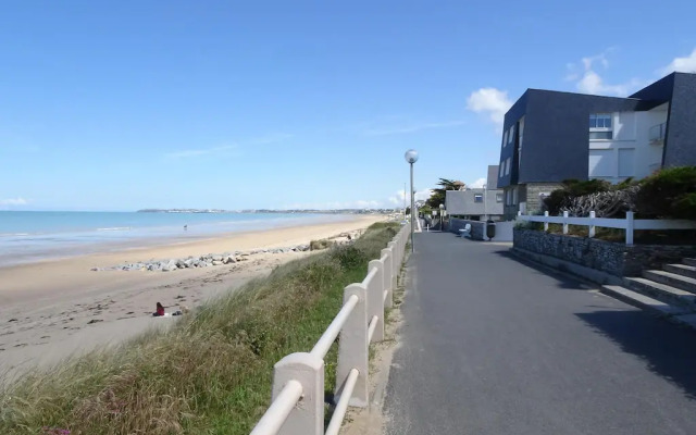 Semi-detached House, Jullouville