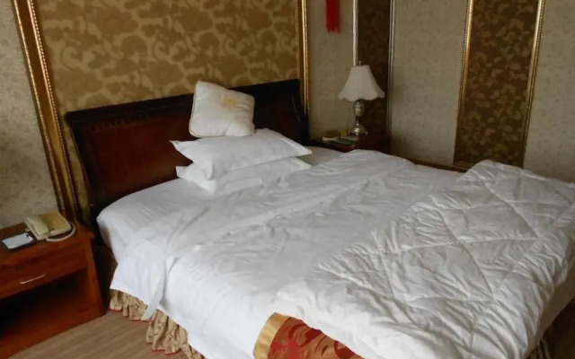 KB-Crown Hotel