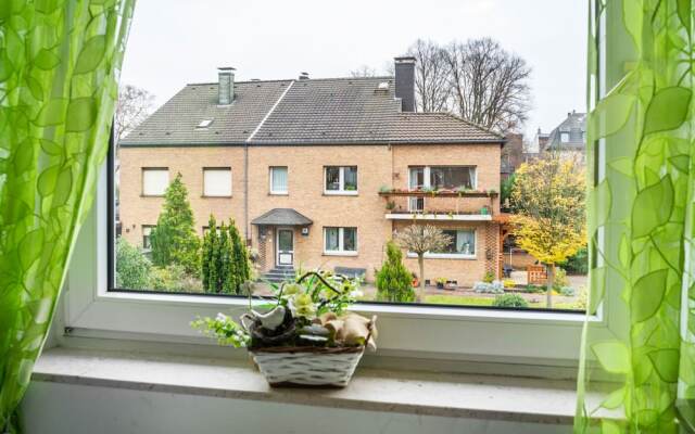 Lovely Apartment in Duisburg near Forest