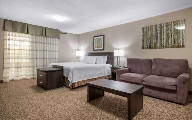 Clarion Hotel & Suites