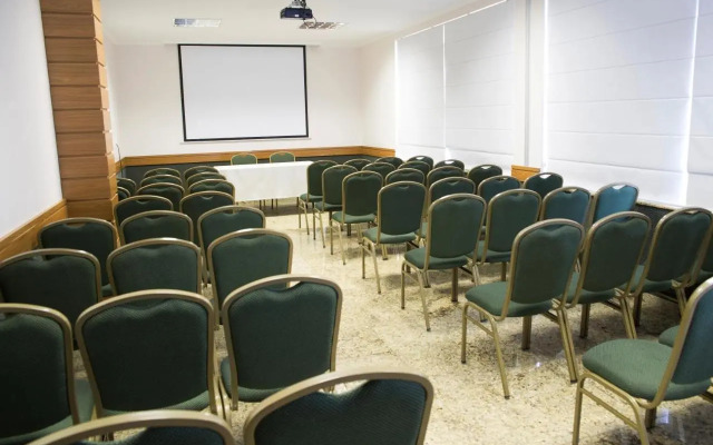 Nadai Confort Hotel e Spa