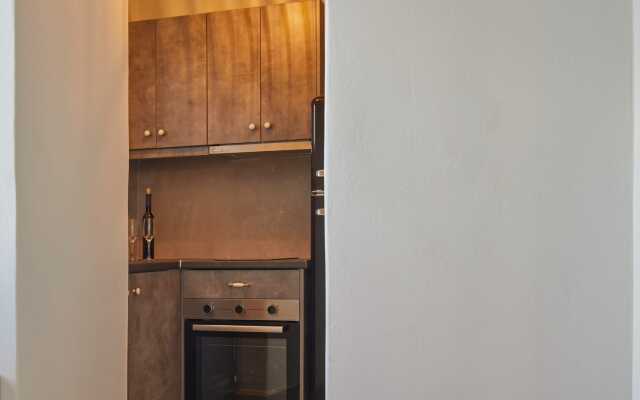 Aecon Suites