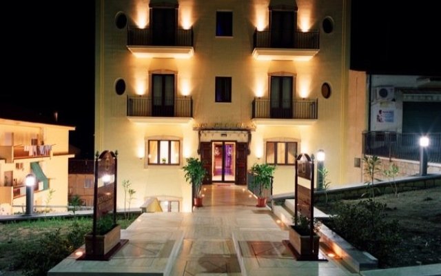 Ypsigro Palace Hotel