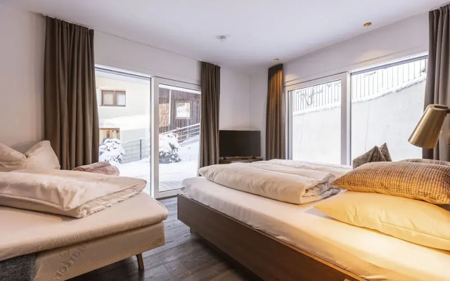 Spacious Apartment With Terrace