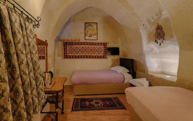 Avlu Cave House