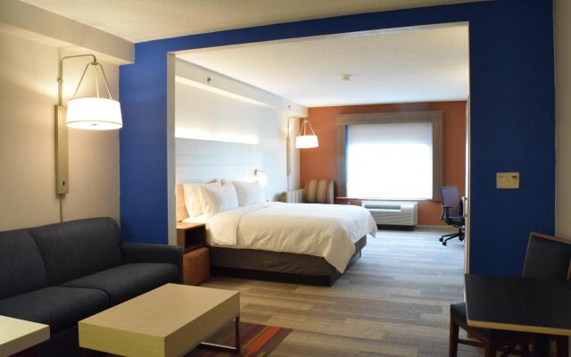 Holiday Inn Express & Suites Rochester Webster, an IHG Hotel