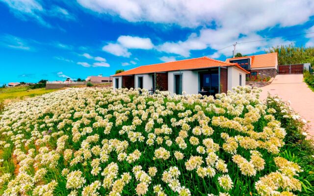 In Peaceful Prazeres Overlooking The Sea - The Old Cottage In Quinta In?Cia