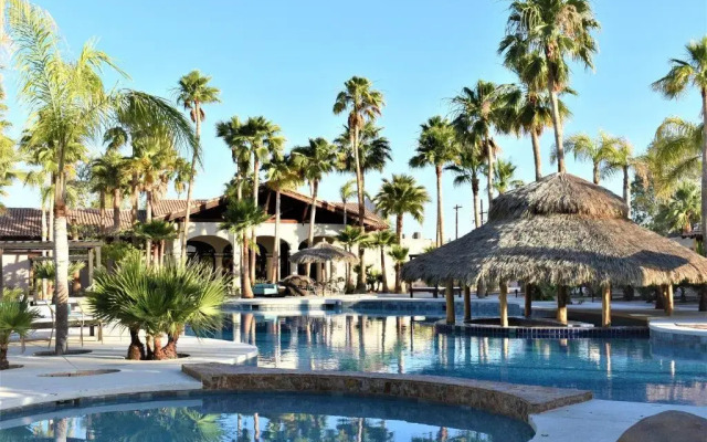 Hacienda Monarcas Resort