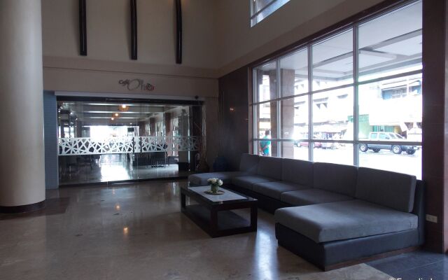 MO2 Westown Hotel Bacolod - Downtown