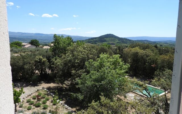 Le Mas de l Escaillon