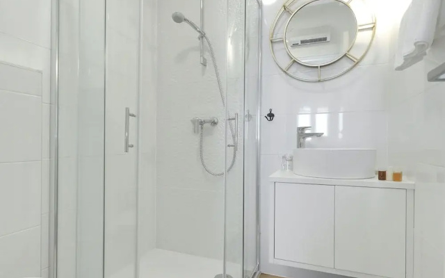 Apartment in Ugljan With Beach and Pool