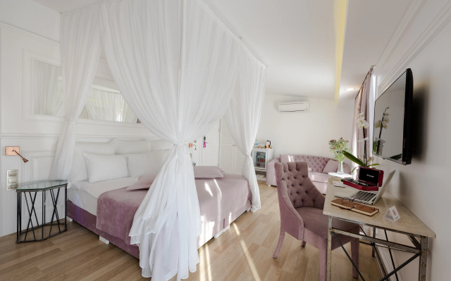 Nun Hotel Lara
