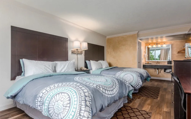 Fairway Inn