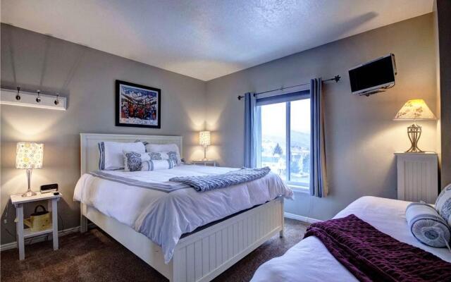 Park Station by Luxury Mountain