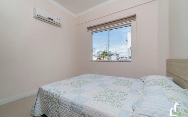 Apartamento com 03 dormitórios