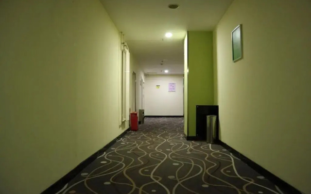 7Days Inn Changchun Hongqi Street University Town Nanhu Plaza Branch