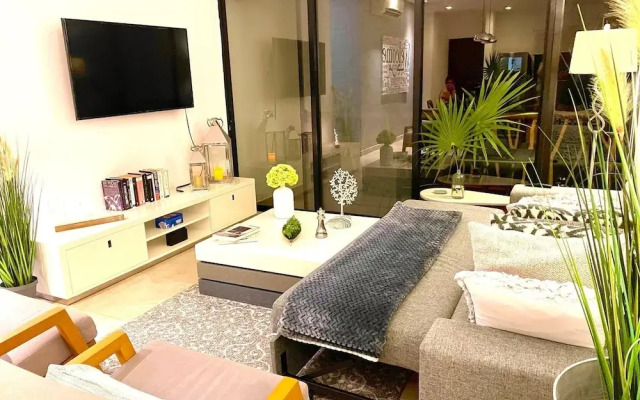 Sleeps 4-6-amazing 2 Bedroom Ph With Bbq & Jacuzzi