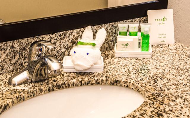 Best Western Plus Pembina Inn & Suites