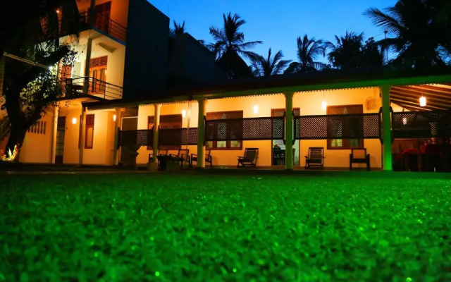 Vishmee Holiday Inn
