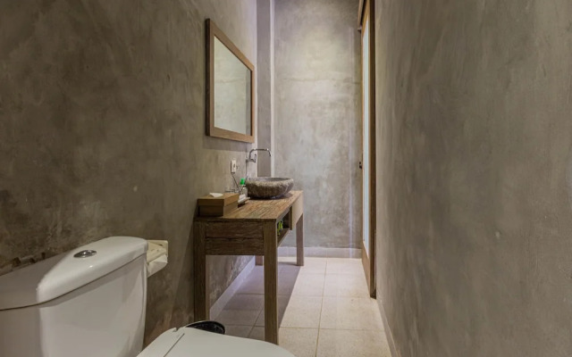 ME VILLA Kayu Tulang