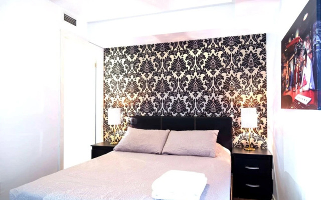 Lavish Suites- New Two Bedroom - Amazing CN Tower View