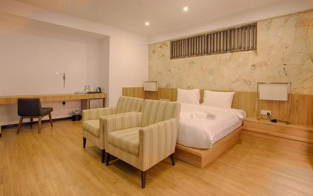 Lot 33 Boutique Hotel