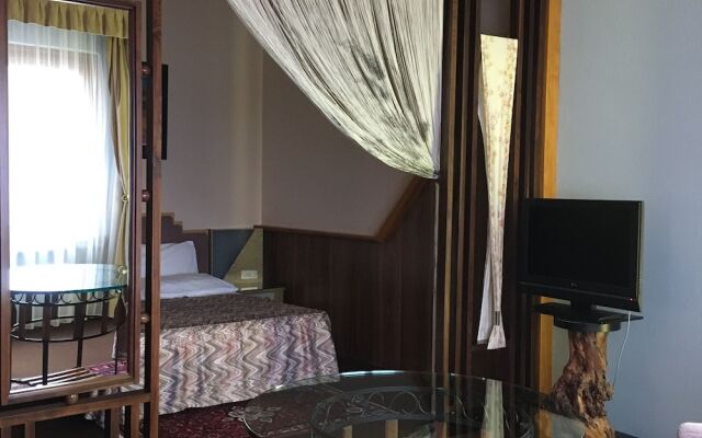 La Cittadella Dell'Oasi Hotel