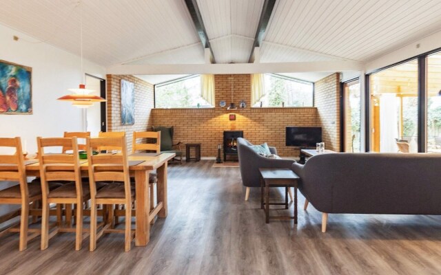 6 Person Holiday Home in Vaeggerlose