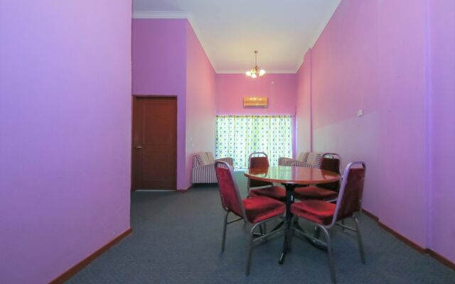 OYO Capital O 89876 Safari Hotel