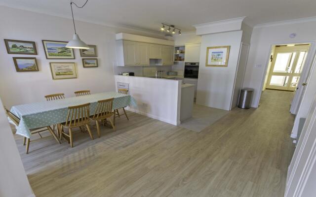 Apt 16, Seaviews, Slps 5 Indoor Heated Pool