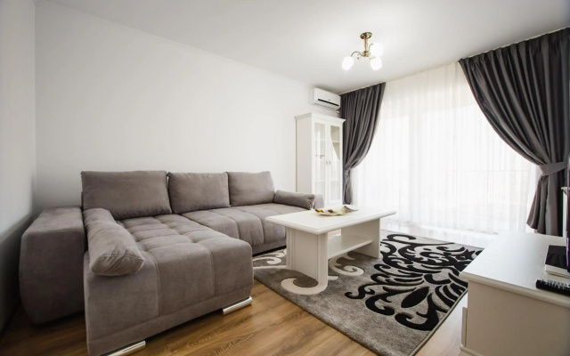 Bright & Elegant Central Apartment