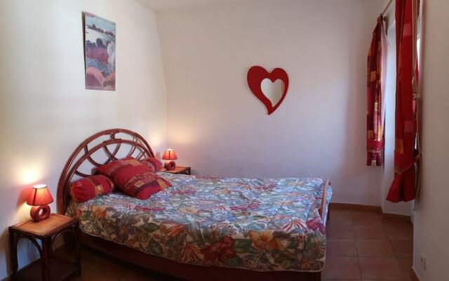 Maison Monet Terrasse et petit jardin