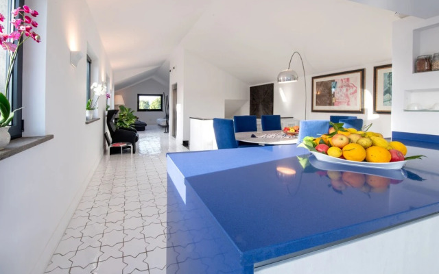 Luxury Apartment with Penthouse and Pool