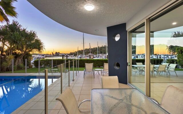 Pavillions 12 With Pool And Golf Buggy