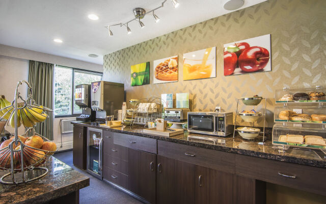 Prestige Riverside Lodge