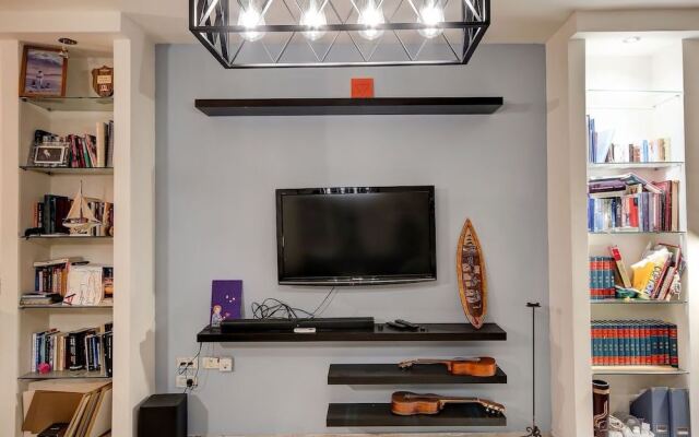 Urban Apartment With Jacuzzi Near Sarona