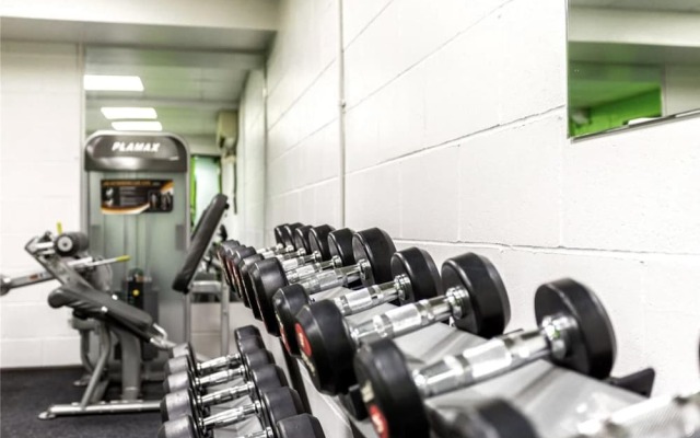 Luxury Stay With Sauna, Gym, and Pool in Leicester