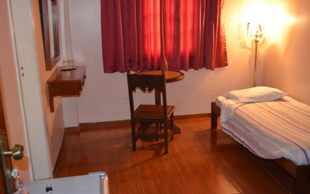 Reinales Plaza Hotel