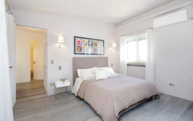 Crispi Luxury Apartments with Terrace - My Extra Home
