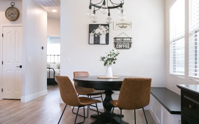 Gilbert Laurel 3 Bedroom Townhouse by RedAwning