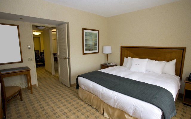 DoubleTree Suites by Hilton Htl & Conf Cntr Downers Grove