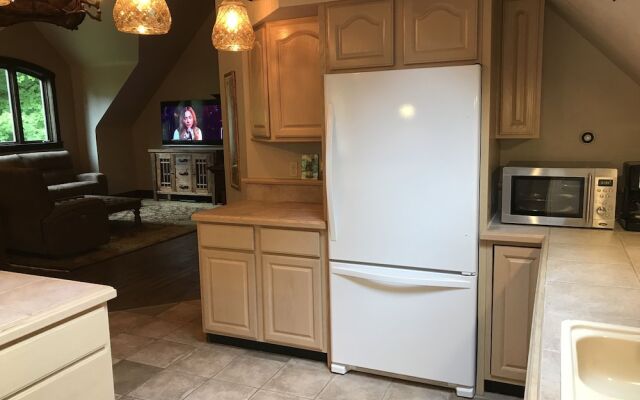 HIGHLANDS CASTLE overlooking Lake George.. plus 2 other Castles!