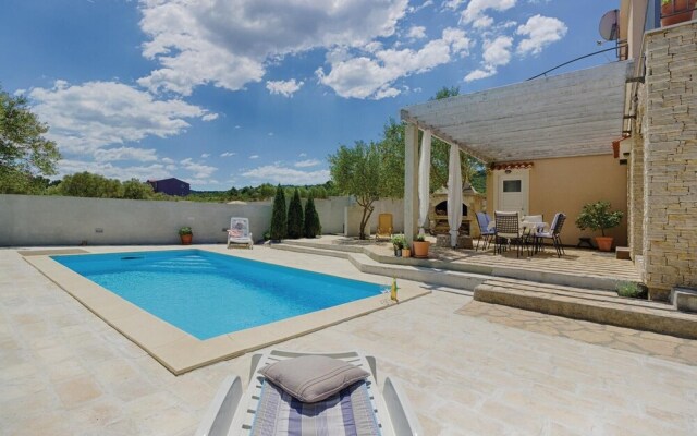 Amazing Home in Dobropoljana With 6 Bedrooms and Outdoor Swimming Pool