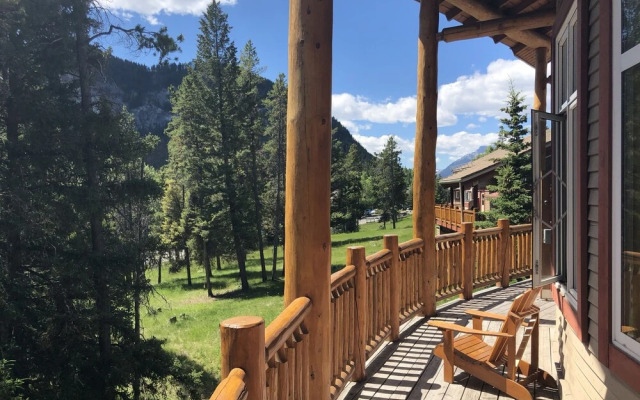 HI Banff Alpine Centre - Hostel