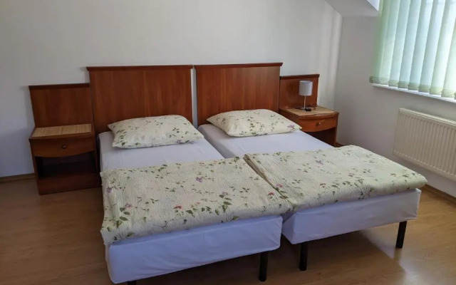 Pokoje Gościnne - Leśna 8