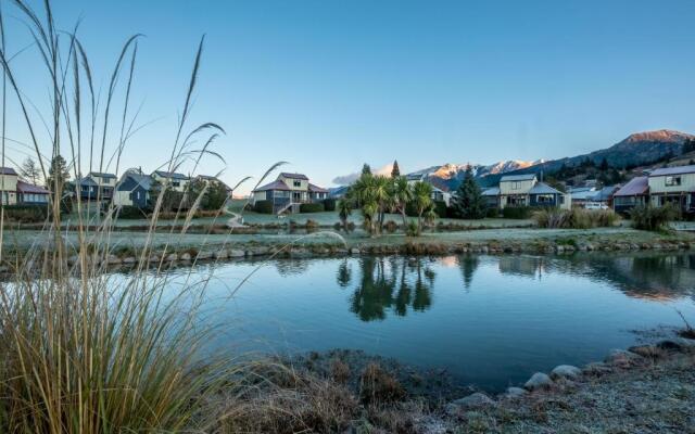 *** Lake Villa 460 ***