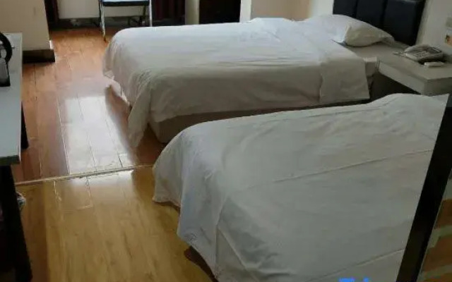 Young Fashion Express Hotel